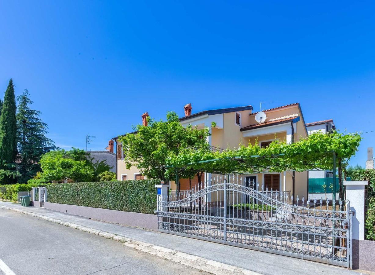 Rino Appartamento Porec Esterno foto