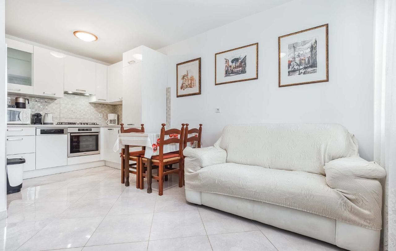 Rino Appartamento Porec Esterno foto